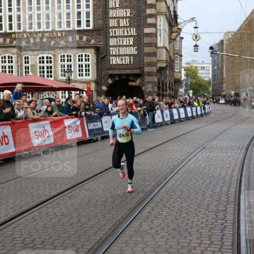 05.10.2025 - 20. swb-Marathon Bremen Yannick Fuchs http://msf.ph/oto/9234109 05.10.2025 10:34:56 Ziel 10410 meine-sportfotos.de