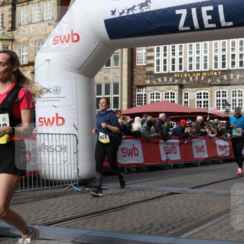 05.10.2025 - 20. swb-Marathon Bremen Yannick Fuchs http://msf.ph/oto/9234123 05.10.2025 11:03:57 Ziel 7788, 9241, 9315, 9571, 10106, 10238, 10603, 10604, 11039, 11272, 11306 meine-sportfotos.de