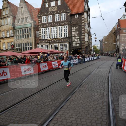 05.10.2025 - 20. swb-Marathon Bremen Yannick Fuchs http://msf.ph/oto/9234126 05.10.2025 10:34:56 Ziel 10410 meine-sportfotos.de