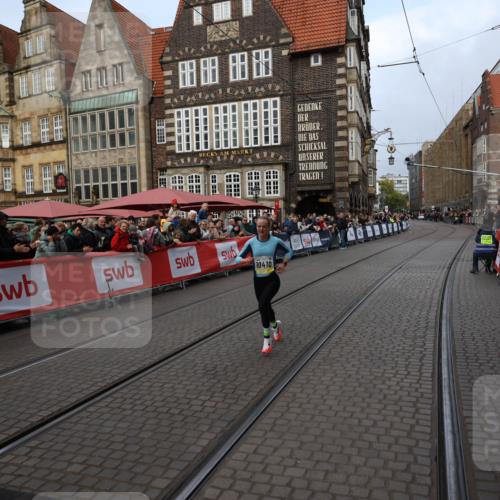 05.10.2025 - 20. swb-Marathon Bremen Yannick Fuchs http://msf.ph/oto/9234134 05.10.2025 10:34:56 Ziel 10410 meine-sportfotos.de
