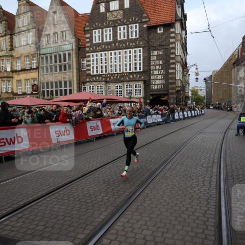 05.10.2025 - 20. swb-Marathon Bremen Yannick Fuchs http://msf.ph/oto/9234144 05.10.2025 10:34:56 Ziel 10410 meine-sportfotos.de