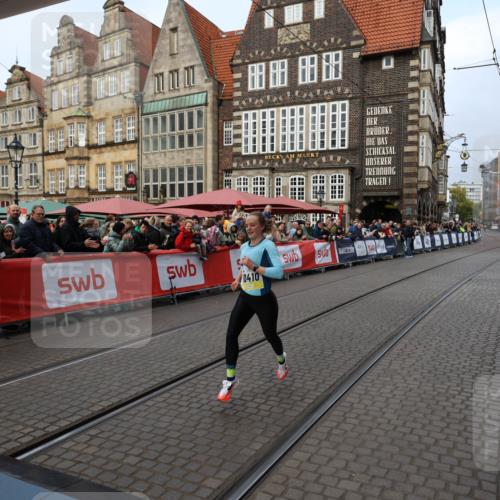 05.10.2025 - 20. swb-Marathon Bremen Yannick Fuchs http://msf.ph/oto/9234150 05.10.2025 10:34:56 Ziel 10410 meine-sportfotos.de