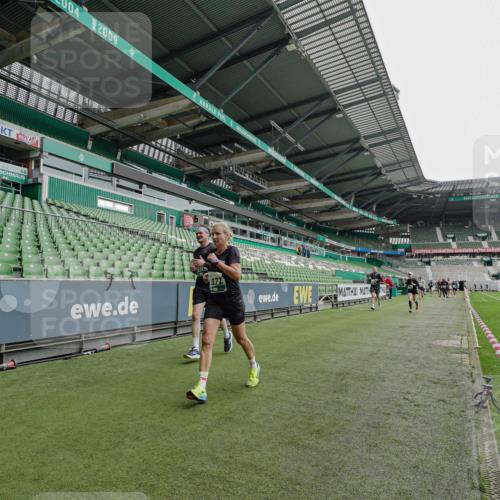 05.10.2025 - 20. swb-Marathon Bremen Michael Burmester http://msf.ph/oto/9234169 05.10.2025 12:57:36 Laufen im Stadion 31, 237, 246, 299, 305, 415, 479, 613, 820, 833, 1317, 1382, 1491, 1627, 1971, 1977, 2166, 2234, 2240, 2269, 2304, 2436, 2522, 2662, 3396, 3471, 3591, 3798, 3813, 3969, 3977, 4089, 4102, 4287, 4401, 4484, 4496, 4747, 4821, 5100, 5104, 5149, 5503, 5562, 5645, 5664, 5728, 6250, 6267, 6317, 6372, 6486, 6493, 6510, 6525, 6534, 6535, 6768, 6999, 7053, 7086, 7371, 7390, 7546, 7578, 7731, 7911, 7940, 8023, 8128, 8801, 8903, 8964, 8973, 8993, 9129, 9983, 11658, 299, 479, 1161, 1595 meine-sportfotos.de