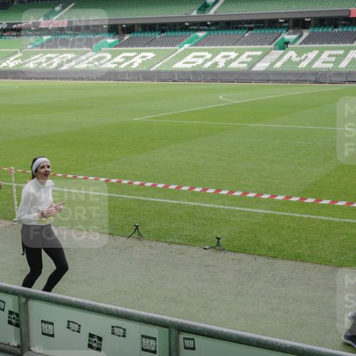 05.10.2025 - 20. swb-Marathon Bremen Michael Burmester http://msf.ph/oto/9234178 05.10.2025 10:31:50 Laufen im Stadion 7193, 7251, 8118, 8888, 9004, 9172, 9196, 9226, 9252, 9256, 9267, 9287, 9337, 9415, 9427, 9431, 9457, 9506, 9581, 9584, 9621, 9701, 9742, 9791, 9807, 9852, 9871, 9903, 10014, 10016, 10019, 10020, 10029, 10038, 10057, 10064, 10075, 10128, 10163, 10199, 10206, 10222, 10226, 10240, 10242, 10262, 10279, 10296, 10310, 10321, 10327, 10335, 10356, 10369, 10438, 10468, 10537, 10543, 10609, 10616, 10636, 10638, 10655, 10662, 10668, 10669, 10698, 10719, 10743, 10785 meine-sportfotos.de