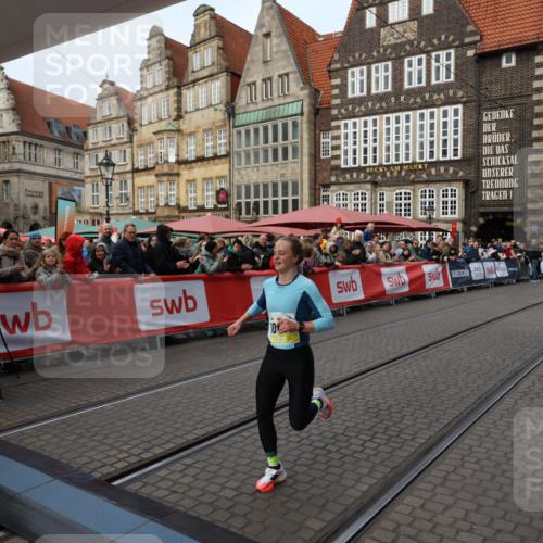 05.10.2025 - 20. swb-Marathon Bremen Yannick Fuchs http://msf.ph/oto/9234179 05.10.2025 10:34:57 Ziel 10410 meine-sportfotos.de