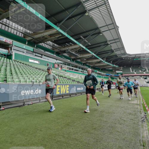 05.10.2025 - 20. swb-Marathon Bremen Michael Burmester http://msf.ph/oto/9234202 05.10.2025 12:57:47 Laufen im Stadion 237, 246, 305, 415, 613, 820, 833, 1317, 1382, 1491, 1971, 2166, 2234, 2240, 2304, 2522, 2648, 2662, 2893, 3396, 3591, 3798, 3813, 3969, 3977, 4089, 4102, 4287, 4389, 4401, 4496, 4747, 4821, 5100, 5149, 5163, 5313, 5503, 5562, 5645, 5664, 5728, 6161, 6267, 6317, 6326, 6372, 6486, 6525, 6534, 6535, 6768, 6999, 7053, 7371, 7588, 7731, 7911, 7940, 8023, 8091, 8113, 8128, 8801, 8827, 8903, 8964, 8973, 8993, 9151, 9983, 11658, 31, 299, 479, 1595, 1627 meine-sportfotos.de