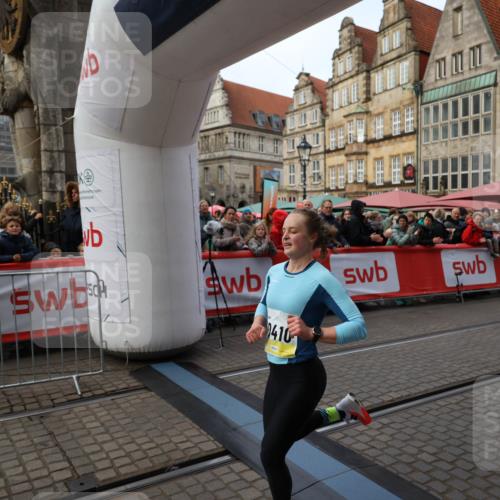 05.10.2025 - 20. swb-Marathon Bremen Yannick Fuchs http://msf.ph/oto/9234206 05.10.2025 10:34:57 Ziel 10410 meine-sportfotos.de