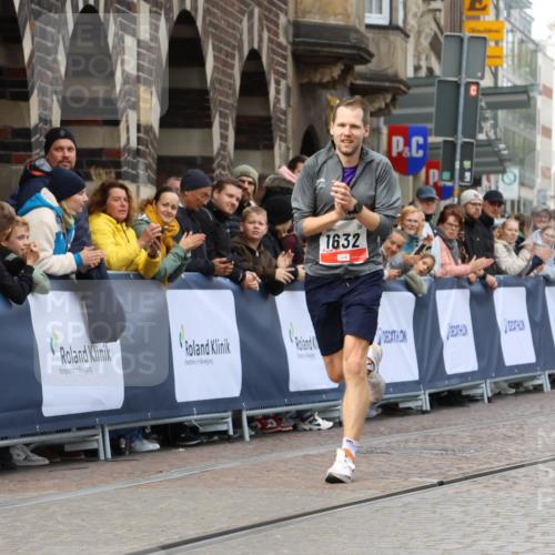 05.10.2025 - 20. swb-Marathon Bremen Strokosch-Dieckow http://msf.ph/oto/9234211 05.10.2025 12:36:34 Ziel 1632 meine-sportfotos.de