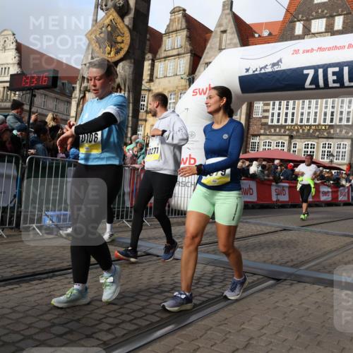05.10.2025 - 20. swb-Marathon Bremen Yannick Fuchs http://msf.ph/oto/9234219 05.10.2025 11:04:05 Ziel 7788, 9241, 9379, 9571, 10106, 10265, 10271, 11183, 11272, 11609 meine-sportfotos.de