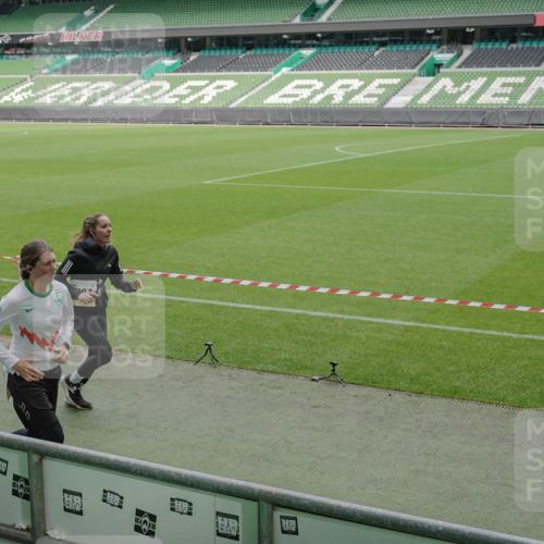 05.10.2025 - 20. swb-Marathon Bremen Michael Burmester http://msf.ph/oto/9234230 05.10.2025 10:31:52 Laufen im Stadion 7193, 7251, 8118, 8888, 9004, 9172, 9196, 9226, 9252, 9256, 9287, 9337, 9415, 9427, 9431, 9457, 9506, 9581, 9621, 9701, 9791, 9807, 9852, 9871, 9903, 9956, 10014, 10019, 10020, 10029, 10038, 10057, 10064, 10075, 10128, 10163, 10199, 10206, 10222, 10226, 10240, 10242, 10262, 10279, 10296, 10310, 10321, 10327, 10335, 10356, 10369, 10438, 10468, 10537, 10543, 10609, 10616, 10636, 10638, 10655, 10662, 10668, 10669, 10698, 10719, 10743, 10785, 9267 meine-sportfotos.de