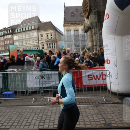 05.10.2025 - 20. swb-Marathon Bremen Yannick Fuchs http://msf.ph/oto/9234231 05.10.2025 10:34:57 Ziel 10410 meine-sportfotos.de
