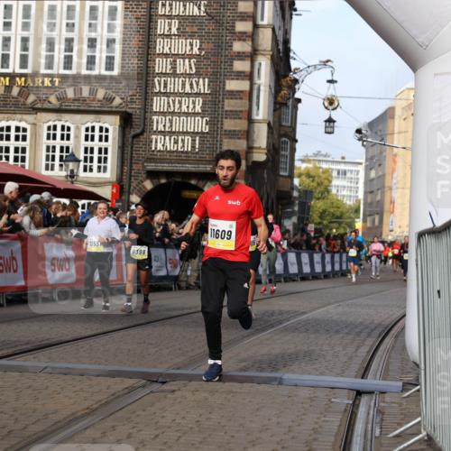 05.10.2025 - 20. swb-Marathon Bremen Yannick Fuchs http://msf.ph/oto/9234232 05.10.2025 11:04:06 Ziel 7788, 9241, 9379, 9398, 9571, 10106, 10205, 10265, 10271, 10551, 11183, 11272, 11609 meine-sportfotos.de