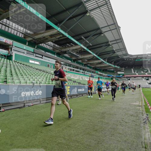 05.10.2025 - 20. swb-Marathon Bremen Michael Burmester http://msf.ph/oto/9234251 05.10.2025 12:57:53 Laufen im Stadion 237, 415, 613, 820, 833, 846, 963, 1317, 1382, 1491, 2158, 2234, 2240, 2304, 2522, 2648, 2662, 2893, 3373, 3396, 3591, 3798, 3969, 3977, 4089, 4102, 4287, 4389, 4401, 4446, 4496, 4747, 4821, 5100, 5149, 5163, 5313, 5562, 5645, 5728, 5917, 6161, 6267, 6317, 6326, 6372, 6486, 6525, 6534, 6535, 6768, 6999, 7053, 7371, 7588, 7731, 7911, 7940, 8023, 8091, 8113, 8128, 8328, 8576, 8801, 8827, 8903, 8964, 8993, 9151, 9983, 11658, 31, 246, 299, 305, 479, 833, 1595, 1627 meine-sportfotos.de