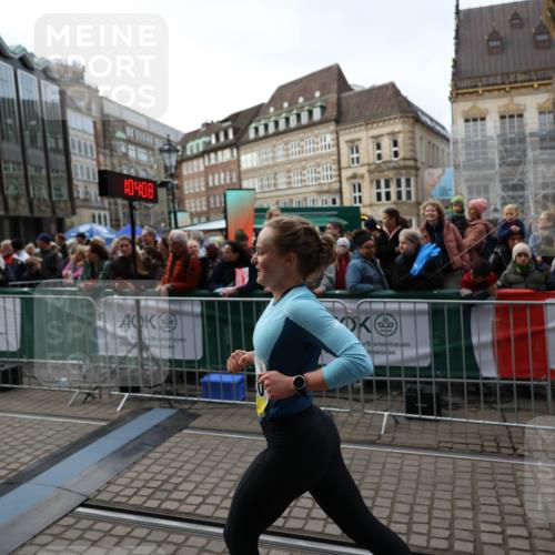 05.10.2025 - 20. swb-Marathon Bremen Yannick Fuchs http://msf.ph/oto/9234254 05.10.2025 10:34:57 Ziel 10410 meine-sportfotos.de