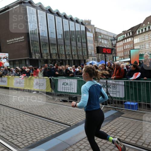 05.10.2025 - 20. swb-Marathon Bremen Yannick Fuchs http://msf.ph/oto/9234262 05.10.2025 10:34:58 Ziel 10410 meine-sportfotos.de