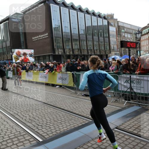 05.10.2025 - 20. swb-Marathon Bremen Yannick Fuchs http://msf.ph/oto/9234278 05.10.2025 10:34:58 Ziel 10410 meine-sportfotos.de