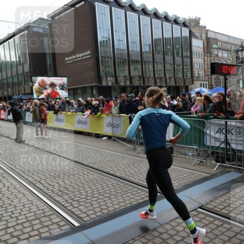 05.10.2025 - 20. swb-Marathon Bremen Yannick Fuchs http://msf.ph/oto/9234283 05.10.2025 10:34:58 Ziel 10410 meine-sportfotos.de