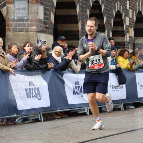 05.10.2025 - 20. swb-Marathon Bremen Strokosch-Dieckow http://msf.ph/oto/9234298 05.10.2025 12:36:35 Ziel 1632 meine-sportfotos.de