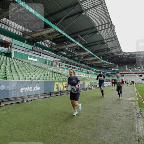05.10.2025 - 20. swb-Marathon Bremen Michael Burmester http://msf.ph/oto/9234316 05.10.2025 12:58:00 Laufen im Stadion 90, 237, 415, 613, 820, 846, 963, 1317, 1491, 2158, 2234, 2240, 2304, 2522, 2648, 2662, 2821, 2893, 3373, 3396, 3573, 3591, 3602, 3798, 3969, 3977, 4089, 4102, 4287, 4389, 4401, 4446, 4496, 4709, 4747, 4821, 5100, 5149, 5163, 5214, 5313, 5562, 5645, 5728, 5917, 6161, 6317, 6326, 6372, 6486, 6525, 6534, 6535, 6675, 6676, 6999, 7053, 7588, 7731, 7813, 7911, 7940, 8023, 8091, 8113, 8128, 8328, 8576, 8801, 8827, 8964, 8993, 9151, 9983, 11658, 246, 305, 833, 1382, 2522 meine-sportfotos.de