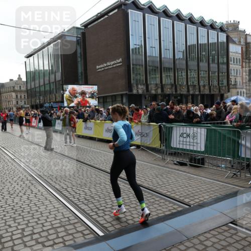 05.10.2025 - 20. swb-Marathon Bremen Yannick Fuchs http://msf.ph/oto/9234321 05.10.2025 10:34:58 Ziel 10410 meine-sportfotos.de