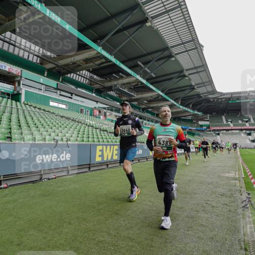 05.10.2025 - 20. swb-Marathon Bremen Michael Burmester http://msf.ph/oto/9234333 05.10.2025 12:58:02 Laufen im Stadion 90, 415, 820, 846, 963, 1317, 1491, 2158, 2234, 2240, 2304, 2648, 2662, 2821, 2893, 3373, 3396, 3573, 3591, 3602, 3798, 3969, 3977, 4089, 4102, 4287, 4389, 4401, 4446, 4496, 4709, 4747, 4821, 5100, 5149, 5163, 5214, 5313, 5562, 5645, 5728, 5917, 6161, 6317, 6326, 6372, 6525, 6534, 6535, 6675, 6676, 6999, 7053, 7588, 7731, 7813, 7911, 7940, 8091, 8113, 8128, 8328, 8379, 8576, 8801, 8827, 8964, 8993, 9112, 9151, 9983, 11658, 237, 246, 305, 613, 833, 1382, 2522, 3591 meine-sportfotos.de