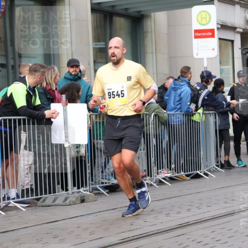 05.10.2025 - 20. swb-Marathon Bremen Strokosch-Dieckow http://msf.ph/oto/9234337 05.10.2025 10:43:18 Ziel 9270, 9545, 10304, 10559, 9270, 9545, 10304, 10559 meine-sportfotos.de