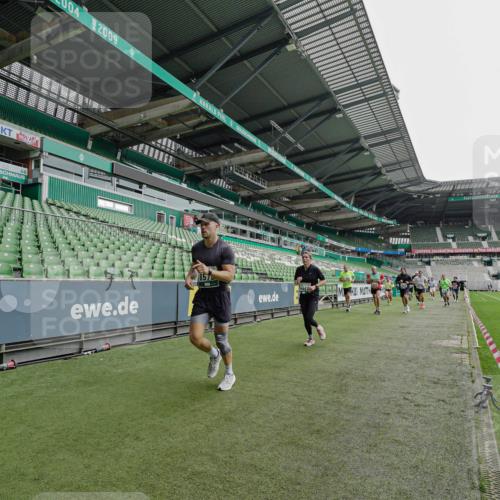 05.10.2025 - 20. swb-Marathon Bremen Michael Burmester http://msf.ph/oto/9234340 05.10.2025 12:58:05 Laufen im Stadion 90, 415, 846, 963, 1317, 1491, 2158, 2234, 2240, 2304, 2648, 2662, 2734, 2821, 2893, 3373, 3396, 3573, 3602, 3798, 3969, 3977, 4089, 4102, 4287, 4389, 4401, 4446, 4496, 4709, 4747, 5100, 5149, 5163, 5214, 5313, 5562, 5645, 5728, 5917, 6161, 6317, 6326, 6372, 6525, 6534, 6535, 6675, 6676, 6999, 7053, 7588, 7731, 7813, 7911, 7940, 7976, 8091, 8113, 8128, 8328, 8379, 8576, 8801, 8827, 8993, 9112, 9151, 9983, 11658, 237, 246, 305, 613, 820, 833, 1382, 2522, 3591 meine-sportfotos.de