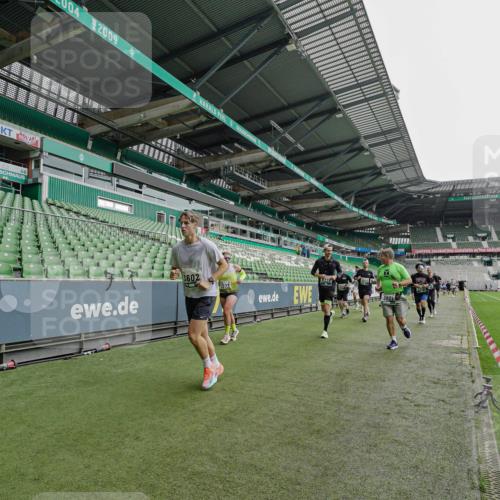 05.10.2025 - 20. swb-Marathon Bremen Michael Burmester http://msf.ph/oto/9234367 05.10.2025 12:58:10 Laufen im Stadion 90, 415, 846, 963, 1491, 1716, 2158, 2234, 2240, 2304, 2648, 2662, 2734, 2821, 2893, 3373, 3573, 3602, 3798, 3977, 4089, 4102, 4287, 4389, 4401, 4446, 4709, 4747, 5100, 5149, 5163, 5214, 5313, 5562, 5645, 5728, 5917, 6161, 6317, 6326, 6372, 6525, 6534, 6535, 6675, 6676, 6944, 6999, 7038, 7053, 7588, 7731, 7813, 7911, 7976, 8091, 8113, 8128, 8328, 8379, 8576, 8801, 8827, 8972, 8993, 9112, 9151, 9983, 11658, 237, 246, 305, 613, 820, 833, 1317, 1382, 2522, 3396, 3591 meine-sportfotos.de