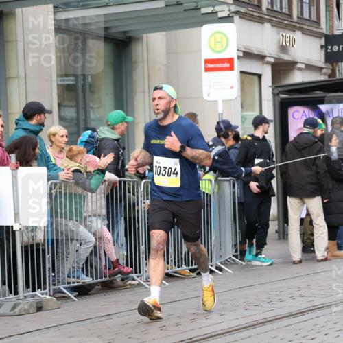 05.10.2025 - 20. swb-Marathon Bremen Strokosch-Dieckow http://msf.ph/oto/9234385 05.10.2025 10:43:22 Ziel 9170, 9270, 9545, 10304, 10559, 9170, 9270, 9545, 10304, 10559 meine-sportfotos.de