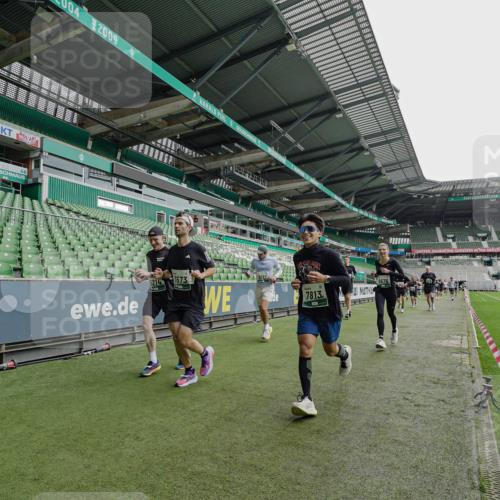 05.10.2025 - 20. swb-Marathon Bremen Michael Burmester http://msf.ph/oto/9234404 05.10.2025 12:58:12 Laufen im Stadion 90, 415, 726, 846, 963, 988, 1491, 1716, 2158, 2234, 2240, 2304, 2648, 2662, 2734, 2821, 2893, 3373, 3573, 3602, 3798, 3977, 4089, 4102, 4287, 4389, 4401, 4446, 4709, 4747, 5100, 5163, 5214, 5313, 5562, 5645, 5728, 5917, 6161, 6317, 6326, 6372, 6525, 6675, 6676, 6944, 6999, 7038, 7053, 7588, 7731, 7813, 7911, 7976, 8091, 8113, 8128, 8328, 8379, 8576, 8801, 8827, 8972, 8993, 9112, 9151, 9983, 11658, 237, 613, 820, 833, 1317, 1382, 2522, 3396, 3591 meine-sportfotos.de