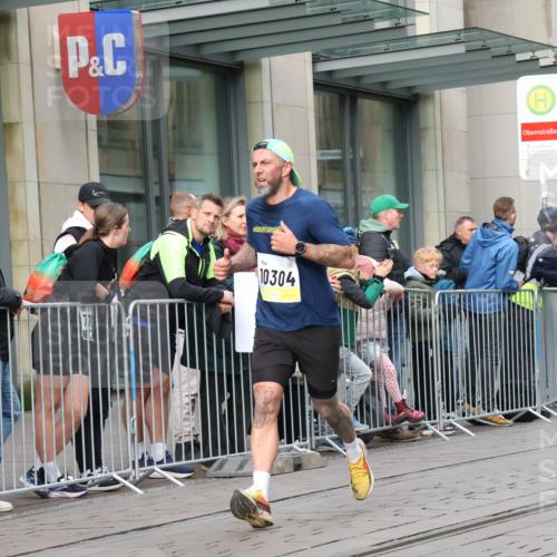 05.10.2025 - 20. swb-Marathon Bremen Strokosch-Dieckow http://msf.ph/oto/9234406 05.10.2025 10:43:23 Ziel 9170, 9270, 9545, 10304, 10559, 11683, 9170, 9270, 9545, 10304, 10559, 11683 meine-sportfotos.de