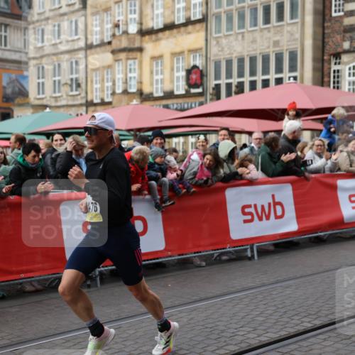05.10.2025 - 20. swb-Marathon Bremen Yannick Fuchs http://msf.ph/oto/9234409 05.10.2025 10:35:14 Ziel 10476 meine-sportfotos.de