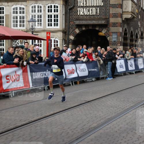 05.10.2025 - 20. swb-Marathon Bremen Yannick Fuchs http://msf.ph/oto/9234439 05.10.2025 10:35:17 Ziel 10476, 11443 meine-sportfotos.de
