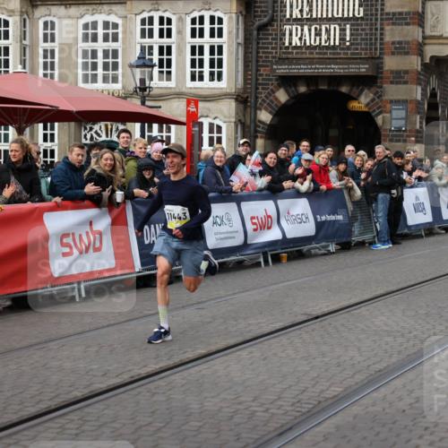05.10.2025 - 20. swb-Marathon Bremen Yannick Fuchs http://msf.ph/oto/9234461 05.10.2025 10:35:17 Ziel 10476, 11443 meine-sportfotos.de