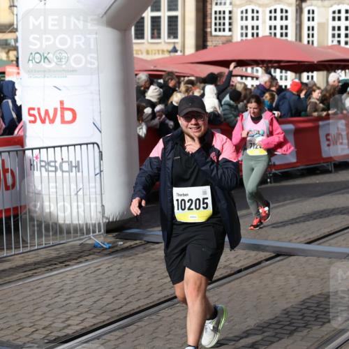 05.10.2025 - 20. swb-Marathon Bremen Yannick Fuchs http://msf.ph/oto/9234467 05.10.2025 11:04:12 Ziel 7123, 9275, 9398, 10205, 10551, 11183, 11609, 11611 meine-sportfotos.de