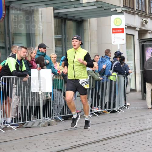 05.10.2025 - 20. swb-Marathon Bremen Strokosch-Dieckow http://msf.ph/oto/9234493 05.10.2025 10:43:31 Ziel 9170, 9270, 9865, 10559, 10652, 10780, 11256, 11683, 9170, 9270, 9865, 10559, 10652, 10780, 11256, 11683 meine-sportfotos.de