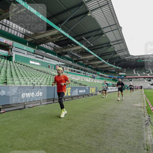 05.10.2025 - 20. swb-Marathon Bremen Michael Burmester http://msf.ph/oto/9234563 05.10.2025 12:58:37 Laufen im Stadion 90, 586, 726, 846, 963, 988, 1229, 1503, 1619, 1716, 2158, 2496, 2648, 2734, 2821, 2893, 2922, 3252, 3254, 3373, 3467, 3573, 3602, 3615, 3791, 4095, 4113, 4389, 4446, 4522, 4709, 4783, 5163, 5214, 5261, 5313, 5722, 5808, 5878, 5917, 6007, 6113, 6161, 6326, 6561, 6672, 6675, 6676, 6944, 7038, 7588, 7813, 7976, 8091, 8113, 8328, 8379, 8539, 8576, 8827, 8972, 9112, 9151, 415, 2234, 2240, 2304, 2662, 3977, 4102, 7731, 7911, 8128 meine-sportfotos.de