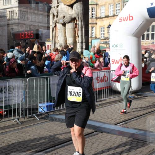 05.10.2025 - 20. swb-Marathon Bremen Yannick Fuchs http://msf.ph/oto/9234565 05.10.2025 11:04:14 Ziel 7123, 7789, 9275, 9398, 10205, 10551, 10853, 11102, 11611 meine-sportfotos.de