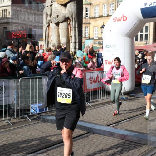 05.10.2025 - 20. swb-Marathon Bremen Yannick Fuchs http://msf.ph/oto/9234573 05.10.2025 11:04:14 Ziel 7123, 7789, 9275, 9398, 10205, 10551, 10853, 11102, 11611 meine-sportfotos.de