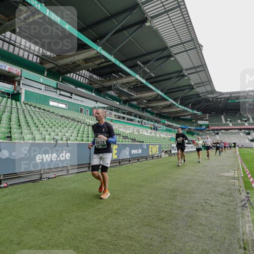 05.10.2025 - 20. swb-Marathon Bremen Michael Burmester http://msf.ph/oto/9234601 05.10.2025 12:58:42 Laufen im Stadion 90, 219, 586, 726, 846, 963, 988, 1229, 1503, 1619, 1716, 2158, 2496, 2648, 2734, 2821, 2893, 2922, 3141, 3252, 3254, 3373, 3467, 3573, 3602, 3615, 3791, 4095, 4113, 4389, 4446, 4522, 4709, 4783, 4909, 4967, 5123, 5163, 5214, 5261, 5313, 5584, 5722, 5808, 5878, 5891, 5917, 6007, 6113, 6326, 6561, 6624, 6672, 6675, 6676, 6944, 7038, 7185, 7311, 7312, 7550, 7813, 7976, 8091, 8113, 8247, 8328, 8355, 8379, 8539, 8576, 8972, 9112, 415, 2234, 2240, 2648, 2662, 4102, 7731 meine-sportfotos.de