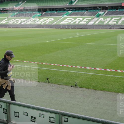 05.10.2025 - 20. swb-Marathon Bremen Michael Burmester http://msf.ph/oto/9234606 05.10.2025 10:32:03 Laufen im Stadion 7193, 8118, 8326, 8333, 8888, 9172, 9176, 9196, 9226, 9256, 9313, 9415, 9427, 9439, 9506, 9581, 9621, 9701, 9776, 9807, 9834, 9868, 9871, 9903, 9956, 9957, 10014, 10019, 10020, 10029, 10038, 10057, 10064, 10075, 10128, 10206, 10215, 10222, 10226, 10242, 10262, 10279, 10296, 10310, 10327, 10335, 10369, 10460, 10468, 10616, 10655, 10662, 10668, 10698, 10719, 10743, 10785, 7251, 9004, 9252, 9267, 9287, 9337, 9431, 9457 meine-sportfotos.de