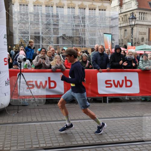 05.10.2025 - 20. swb-Marathon Bremen Yannick Fuchs http://msf.ph/oto/9234611 05.10.2025 10:35:19 Ziel 10476, 11443 meine-sportfotos.de