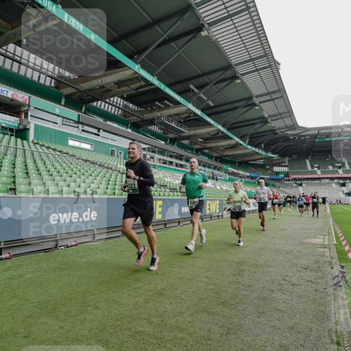 05.10.2025 - 20. swb-Marathon Bremen Michael Burmester http://msf.ph/oto/9234615 05.10.2025 12:58:44 Laufen im Stadion 90, 219, 586, 667, 726, 846, 963, 988, 1229, 1503, 1619, 1716, 2158, 2496, 2734, 2797, 2821, 2893, 2922, 3141, 3252, 3254, 3373, 3467, 3573, 3602, 3615, 3791, 4095, 4113, 4389, 4446, 4522, 4709, 4783, 4909, 4967, 5123, 5163, 5214, 5261, 5313, 5584, 5722, 5808, 5878, 5891, 5917, 6007, 6113, 6326, 6561, 6624, 6672, 6675, 6676, 6882, 6944, 7038, 7169, 7185, 7311, 7312, 7550, 7813, 7976, 8113, 8247, 8328, 8355, 8379, 8539, 8576, 8972, 9112, 415, 2234, 2240, 2648, 2662, 2893, 4102 meine-sportfotos.de
