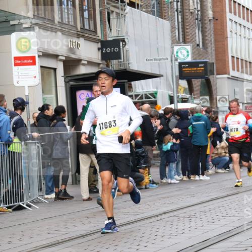 05.10.2025 - 20. swb-Marathon Bremen Strokosch-Dieckow http://msf.ph/oto/9234617 05.10.2025 10:43:40 Ziel 9170, 9270, 9614, 9865, 9919, 10348, 10351, 10649, 10652, 10780, 11256, 11316, 11503, 11645, 11648, 11683, 9170, 9270, 9614, 9865, 9919, 10348, 10351, 10649, 10652, 10780, 11256, 11316, 11503, 11645, 11648, 11683 meine-sportfotos.de