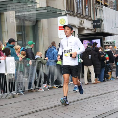 05.10.2025 - 20. swb-Marathon Bremen Strokosch-Dieckow http://msf.ph/oto/9234626 05.10.2025 10:43:41 Ziel 9170, 9614, 9865, 9919, 10348, 10351, 10649, 10652, 10780, 11256, 11316, 11503, 11645, 11648, 11683, 9170, 9614, 9865, 9919, 10348, 10351, 10649, 10652, 10780, 11256, 11316, 11503, 11645, 11648, 11683 meine-sportfotos.de