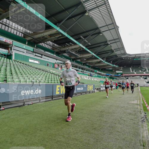05.10.2025 - 20. swb-Marathon Bremen Michael Burmester http://msf.ph/oto/9234634 05.10.2025 12:58:46 Laufen im Stadion 90, 219, 586, 667, 726, 846, 963, 988, 1229, 1503, 1619, 1716, 2158, 2496, 2734, 2797, 2821, 2922, 3141, 3252, 3254, 3373, 3467, 3573, 3602, 3615, 3791, 4095, 4113, 4389, 4446, 4522, 4709, 4783, 4909, 4967, 5123, 5163, 5214, 5261, 5530, 5584, 5722, 5808, 5878, 5891, 5917, 6007, 6113, 6326, 6561, 6624, 6672, 6675, 6676, 6882, 6944, 7038, 7169, 7185, 7311, 7312, 7550, 7813, 7976, 8247, 8328, 8355, 8379, 8539, 8576, 8972, 9024, 9112, 415, 2240, 2648, 2662, 2893, 4102, 4389, 5313 meine-sportfotos.de