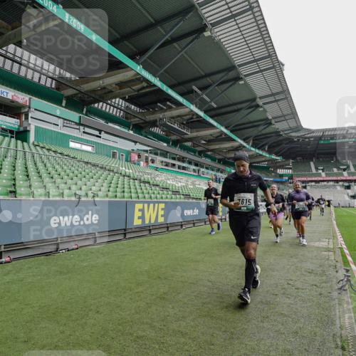 05.10.2025 - 20. swb-Marathon Bremen Michael Burmester http://msf.ph/oto/9234667 05.10.2025 12:58:53 Laufen im Stadion 90, 219, 586, 667, 726, 988, 1229, 1503, 1619, 1716, 1843, 1854, 2496, 2734, 2797, 2821, 2922, 2941, 3141, 3252, 3254, 3467, 3573, 3602, 3615, 3791, 4095, 4113, 4522, 4709, 4783, 4827, 4909, 4967, 5123, 5214, 5261, 5530, 5584, 5722, 5808, 5878, 5891, 5917, 6007, 6113, 6374, 6561, 6624, 6672, 6675, 6676, 6882, 6944, 7038, 7169, 7185, 7262, 7311, 7312, 7550, 7813, 7976, 8214, 8247, 8328, 8355, 8379, 8539, 8972, 9024, 9112, 846, 2158, 2648, 2893, 4389, 4446, 5313 meine-sportfotos.de