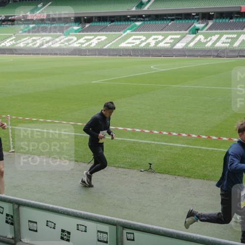 05.10.2025 - 20. swb-Marathon Bremen Michael Burmester http://msf.ph/oto/9234668 05.10.2025 10:32:05 Laufen im Stadion 7193, 8118, 8326, 8333, 8888, 9172, 9176, 9196, 9226, 9256, 9284, 9313, 9415, 9427, 9436, 9439, 9506, 9517, 9581, 9621, 9701, 9776, 9807, 9830, 9834, 9868, 9871, 9903, 9956, 9957, 9985, 10014, 10019, 10020, 10029, 10038, 10057, 10064, 10075, 10128, 10206, 10215, 10222, 10226, 10242, 10262, 10279, 10296, 10310, 10327, 10335, 10369, 10460, 10468, 10616, 10655, 10662, 10668, 10698, 10719, 10743, 10785, 7251, 9004, 9252, 9267, 9287, 9337, 9431, 9457 meine-sportfotos.de