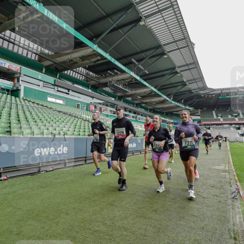 05.10.2025 - 20. swb-Marathon Bremen Michael Burmester http://msf.ph/oto/9234674 05.10.2025 12:58:55 Laufen im Stadion 90, 219, 586, 667, 726, 988, 1229, 1503, 1516, 1619, 1716, 1843, 1854, 2496, 2734, 2797, 2821, 2922, 2941, 3141, 3252, 3254, 3467, 3573, 3602, 3615, 3791, 4095, 4113, 4522, 4709, 4783, 4827, 4909, 4967, 5123, 5214, 5261, 5530, 5584, 5722, 5808, 5878, 5891, 6007, 6030, 6113, 6374, 6561, 6624, 6672, 6675, 6676, 6882, 6944, 7038, 7169, 7185, 7262, 7311, 7312, 7550, 7813, 7976, 8214, 8247, 8355, 8379, 8539, 8972, 9024, 9112, 90, 846, 2158, 2648, 2893, 4389, 4446, 5313 meine-sportfotos.de