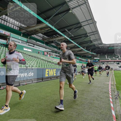 05.10.2025 - 20. swb-Marathon Bremen Michael Burmester http://msf.ph/oto/9234703 05.10.2025 12:58:57 Laufen im Stadion 219, 586, 667, 726, 988, 1229, 1503, 1516, 1619, 1716, 1843, 1854, 2496, 2663, 2734, 2797, 2922, 2941, 3141, 3252, 3254, 3467, 3573, 3615, 3791, 4095, 4113, 4486, 4522, 4783, 4827, 4909, 4967, 5123, 5214, 5261, 5530, 5584, 5722, 5808, 5878, 5891, 6007, 6030, 6113, 6374, 6561, 6624, 6672, 6675, 6882, 6944, 7038, 7169, 7185, 7262, 7311, 7312, 7550, 7813, 7976, 8214, 8247, 8355, 8379, 8539, 8972, 9024, 9112, 10526, 90, 846, 2158, 2648, 2893, 4389, 4446, 5313 meine-sportfotos.de